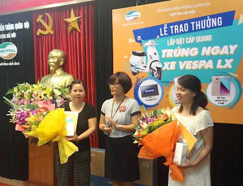Viettel Hà Nội tri ân và trao thưởng cho khách hàng
