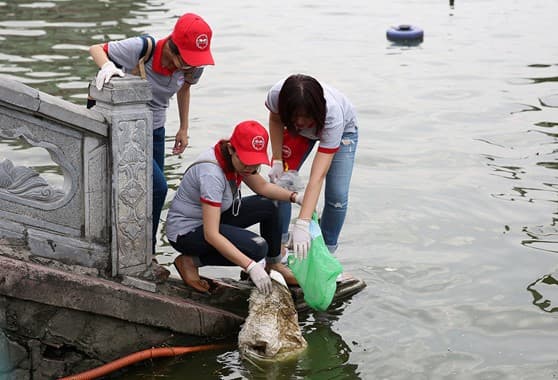 Ra quân hưởng ứng Tháng hành động vì môi trường