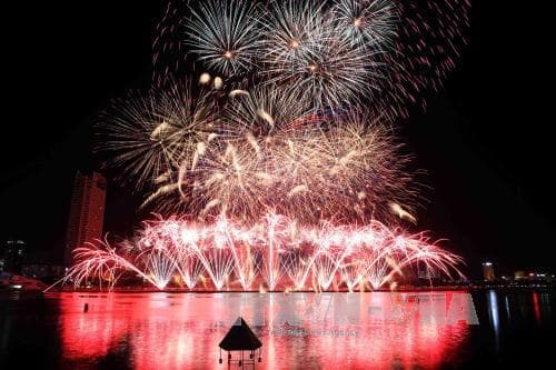 Lễ hội pháo hoa quốc tế Đà Nẵng-DIFF 2017: Đêm Mộc trở thành nốt thăng nổi bật