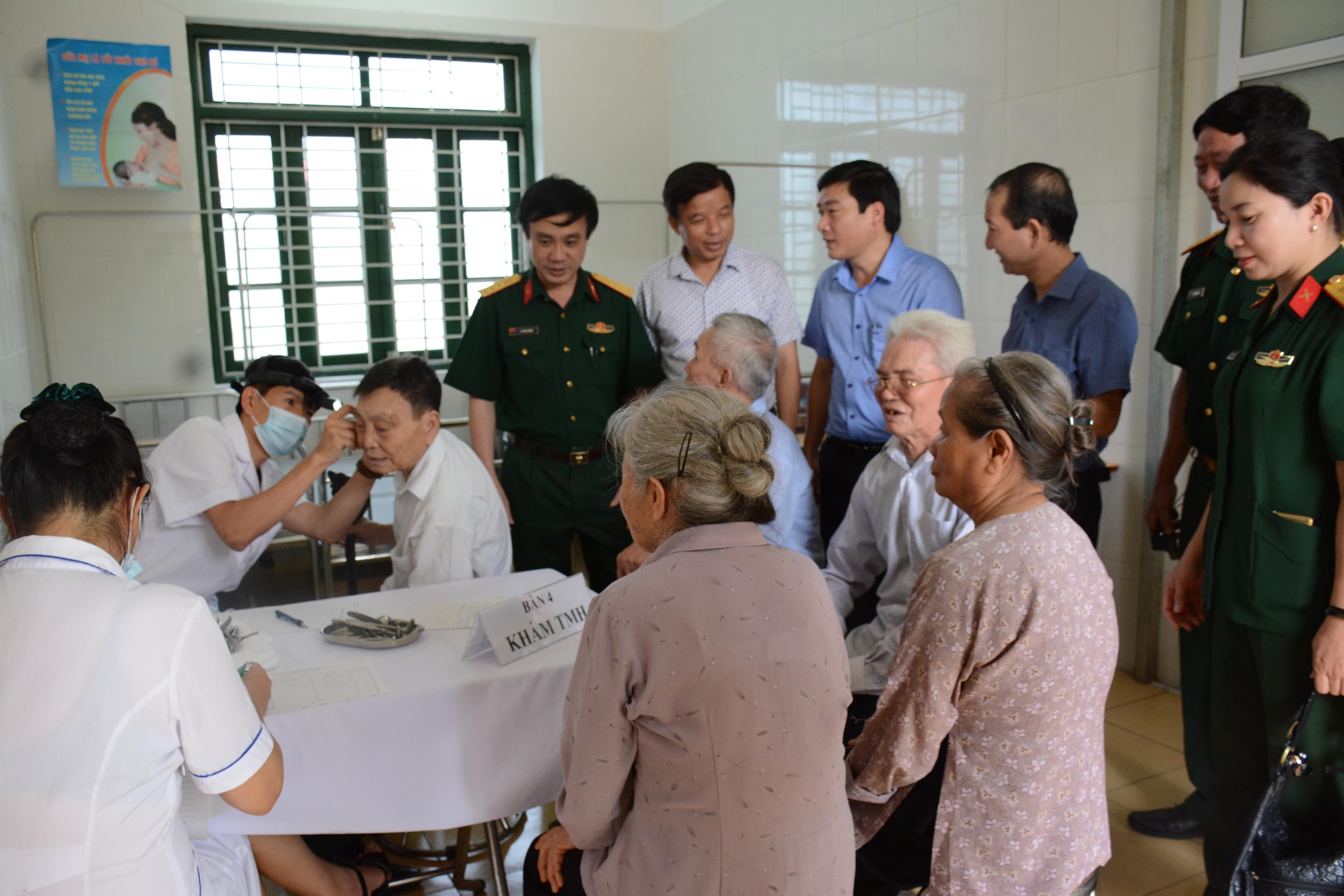 Cả nước chăm lo người có công
