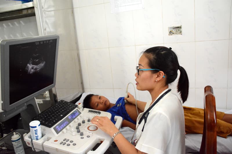 Hơn 3000 em nhỏ tại Hòa Bình được khám sàng lọc bệnh tim miễn phí