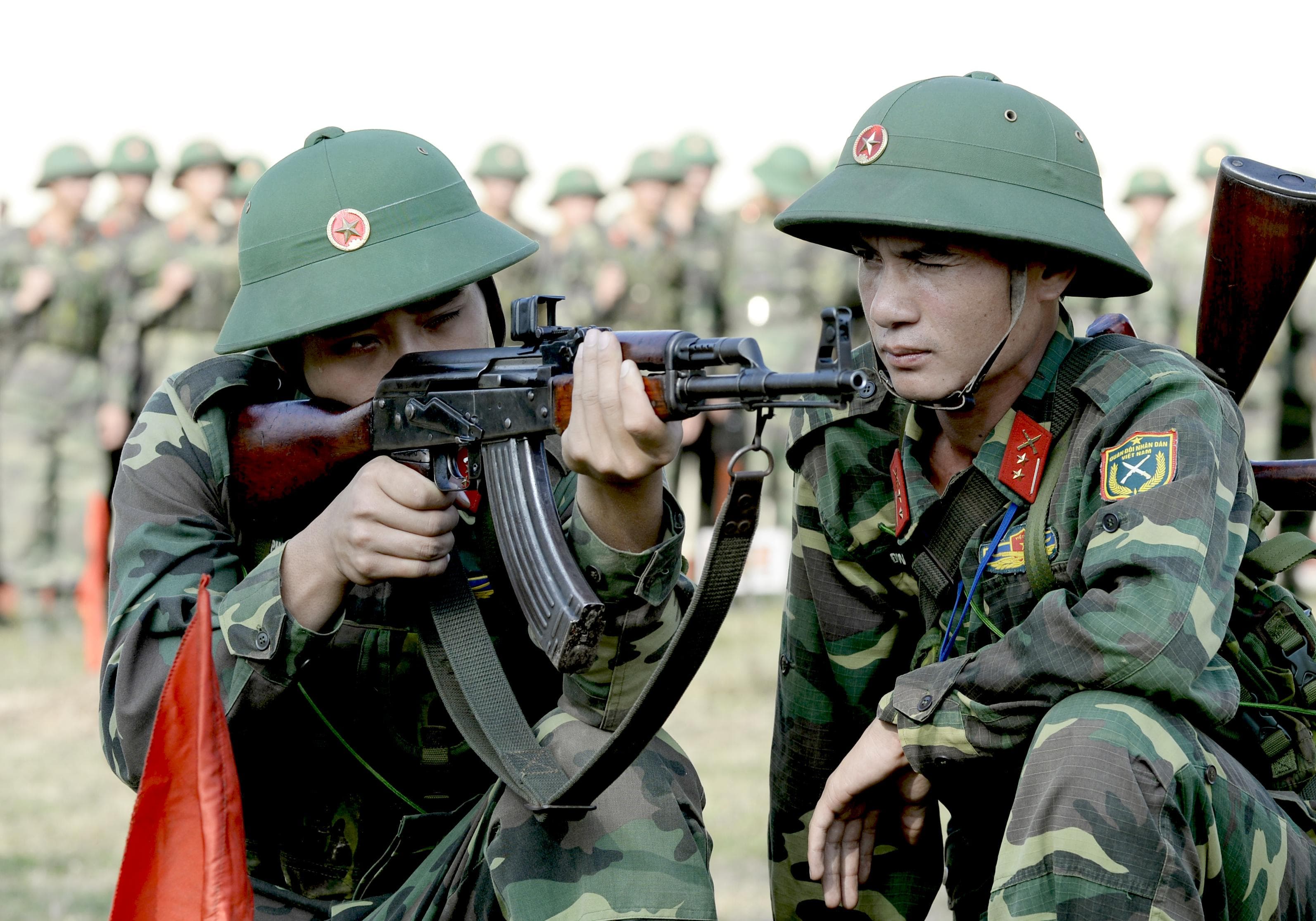 Trên bãi tập Trung đoàn Sông Lô