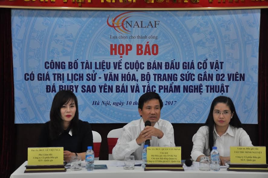 Lần đầu tiên mở sàn đấu giá cổ vật, đá quý công khai