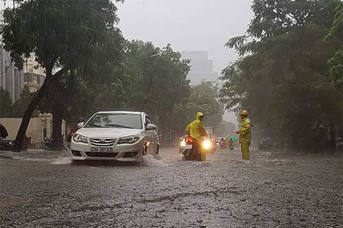 Mưa lớn tiếp tục kéo dài ở Bắc Bộ, cảnh báo lũ quét, đề phòng giông lốc kèm gió giật mạnh