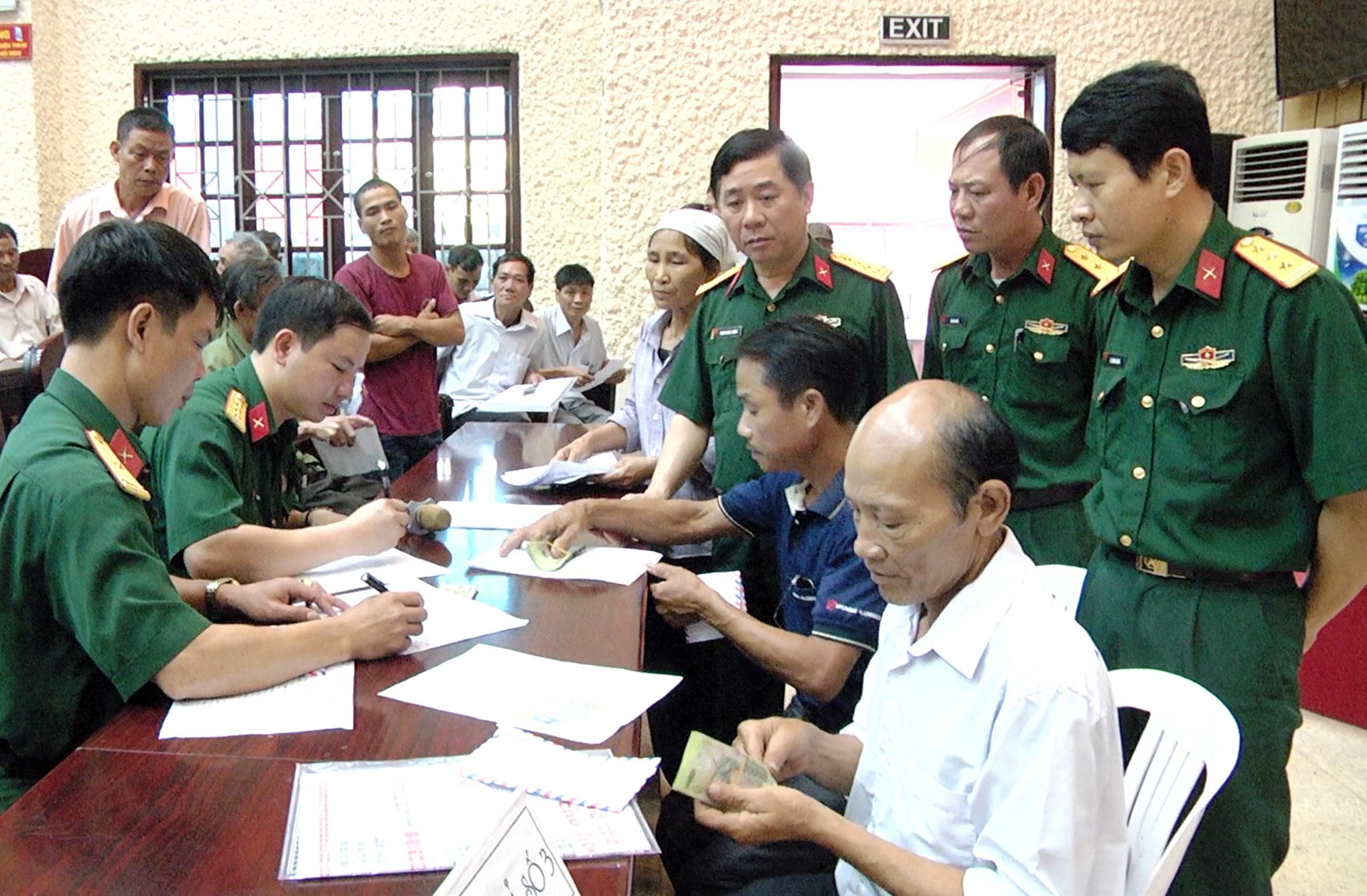 Phát huy truyền thống "Uống nước nhớ nguồn", tiếp tục thực hiện tốt công tác chính sách và phong trào "Đền ơn đáp nghĩa"