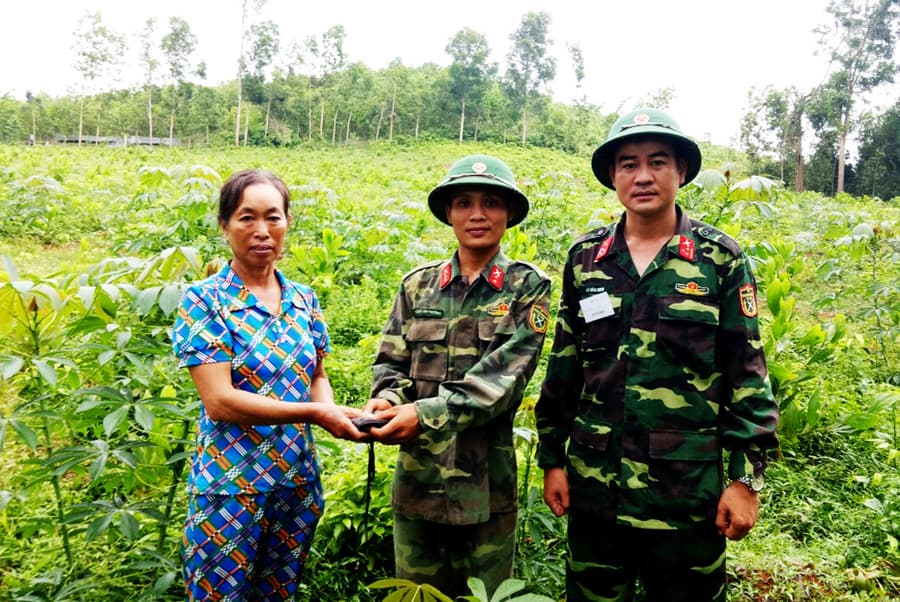 Anh bộ đội không tham của rơi