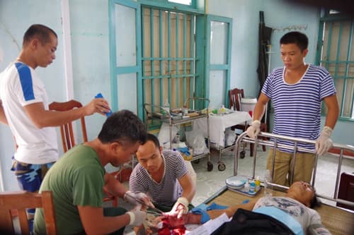 Bệnh xá đảo Sơn Ca cấp cứu kịp thời ngư dân bị tai nạn trên biển