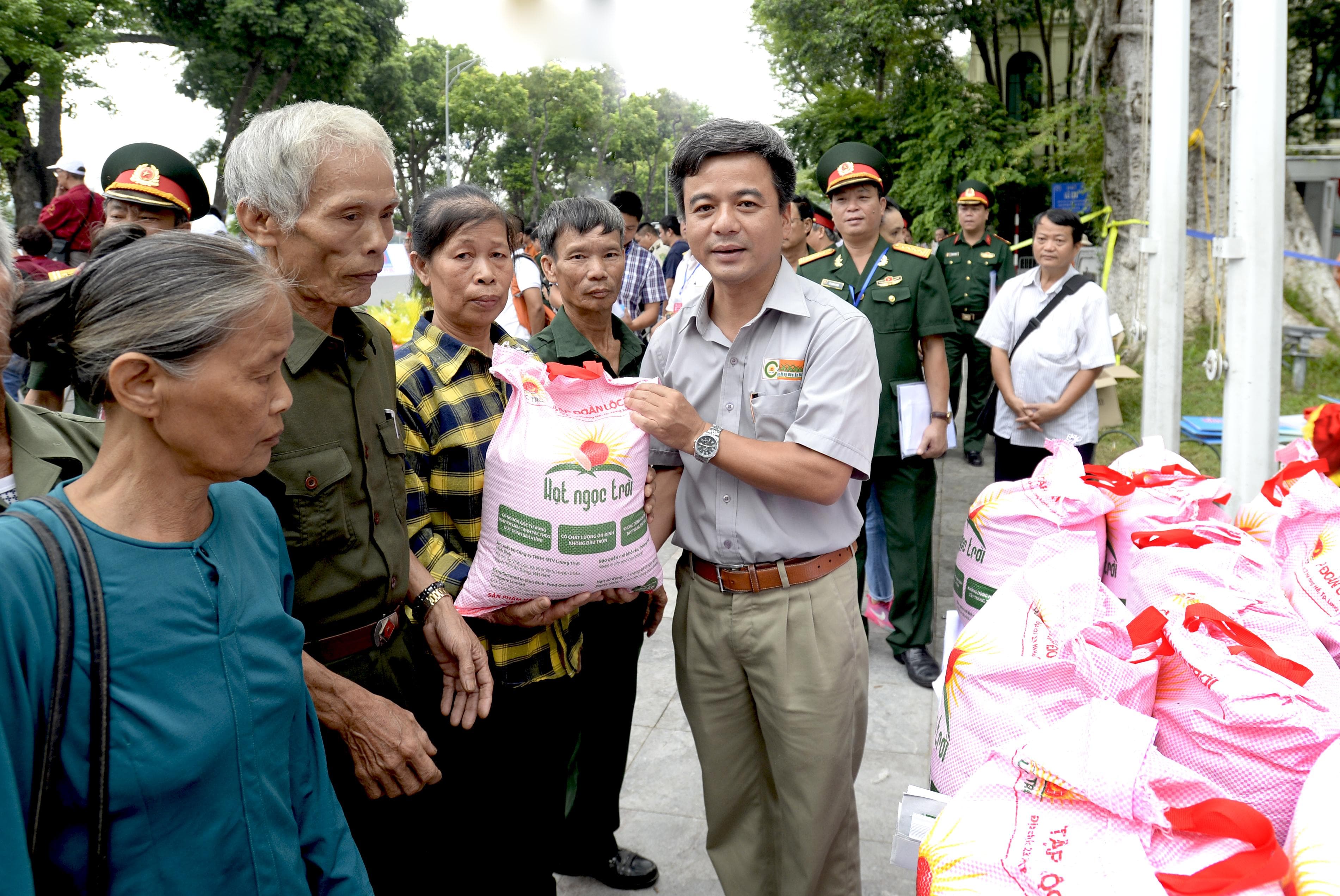 Ân tình sâu nặng
