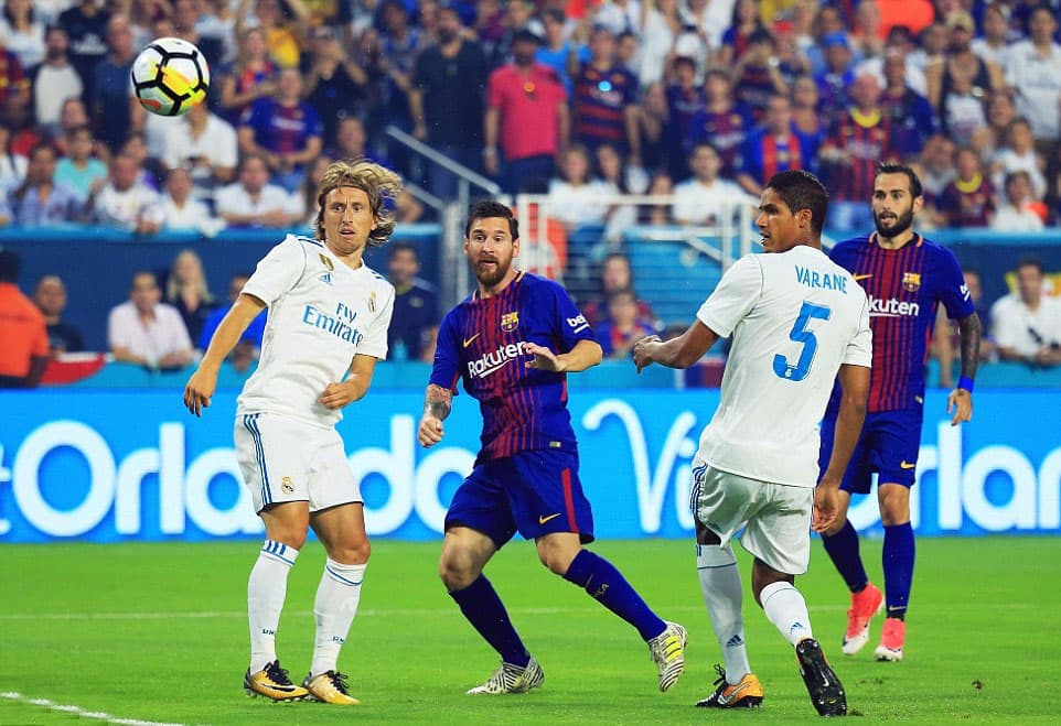 Barca thắng trận El Clasico ngoài Tây Ban Nha