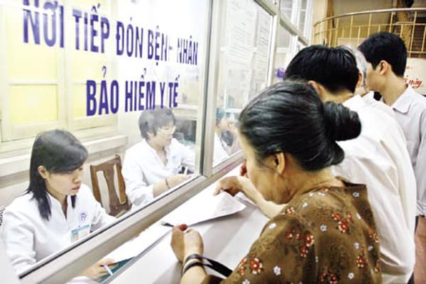 Từ hôm nay (1-8), các bệnh viện Hà Nội đồng loạt tăng viện phí đối với người chưa tham gia BHYT