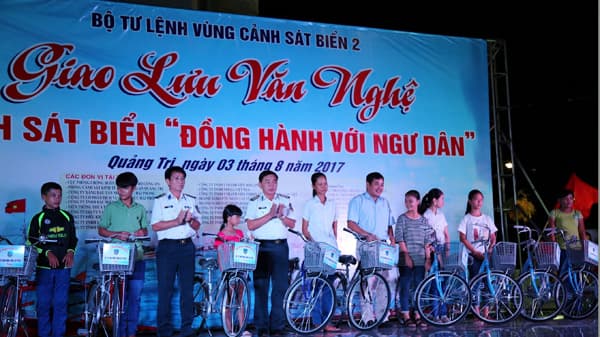 Cảnh sát biển đồng hành cùng ngư dân