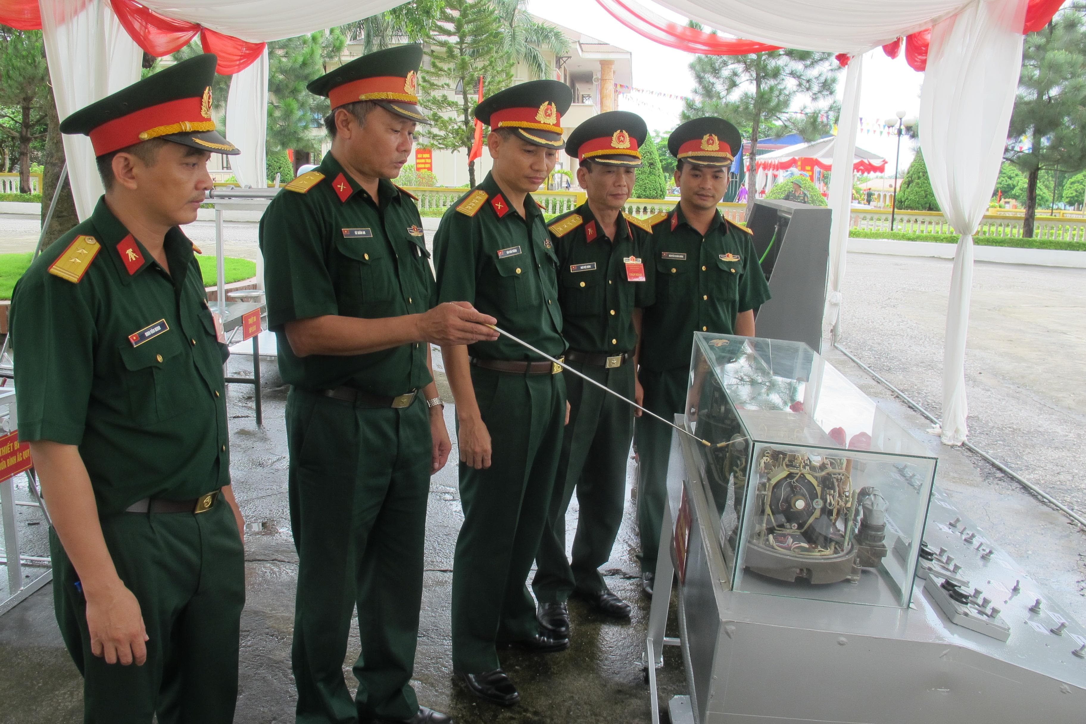 Chủ động bảo đảm kỹ thuật, làm chủ tổ hợp tên lửa pháo binh hiện đại