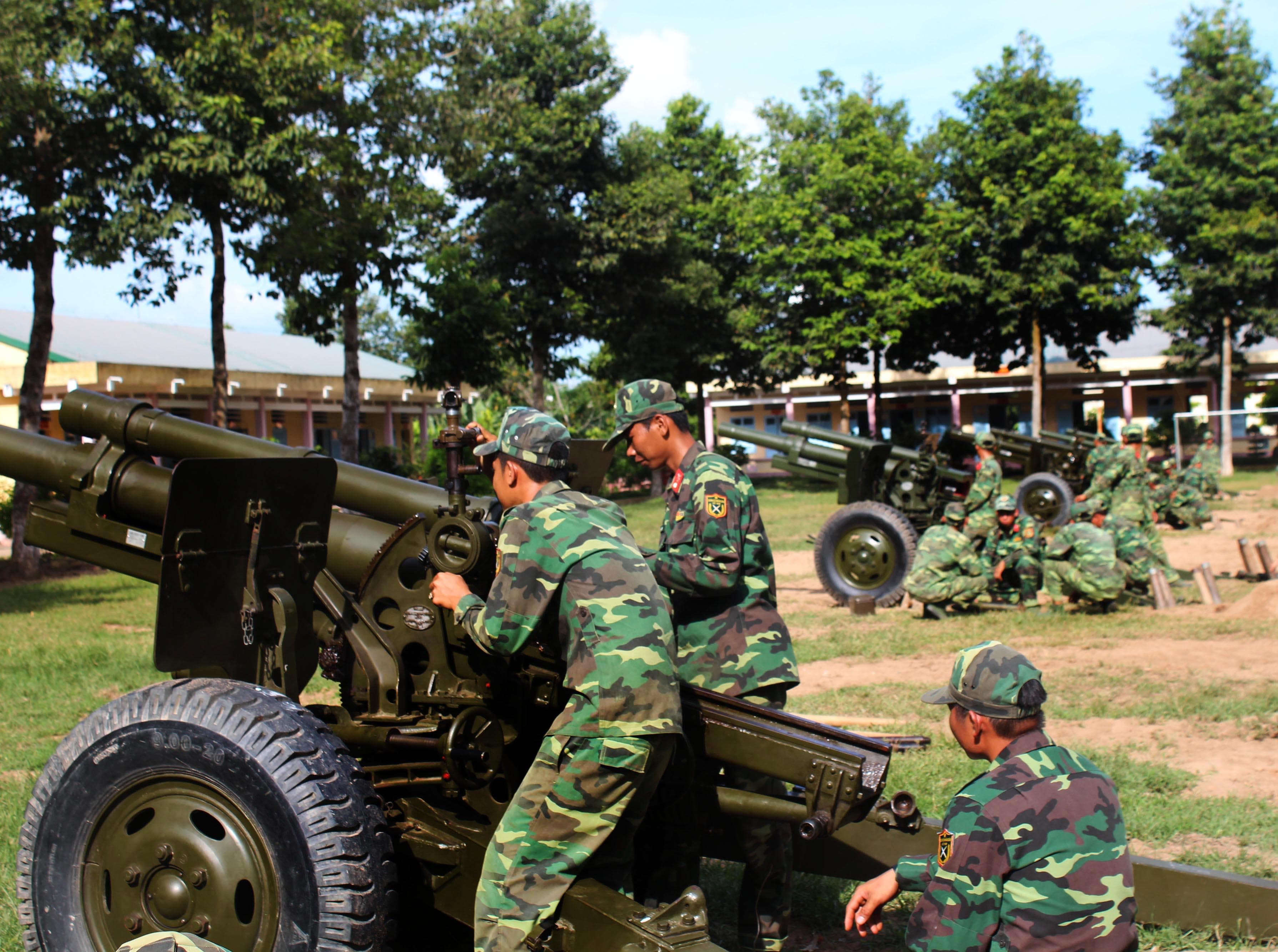 Rèn cán bộ giỏi chuyên môn, thực hành thuần thục
