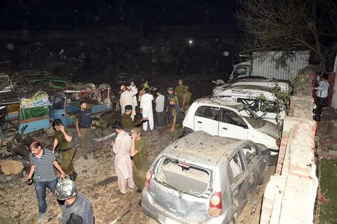 Đánh bom tại Pakistan, hàng chục người bị thương