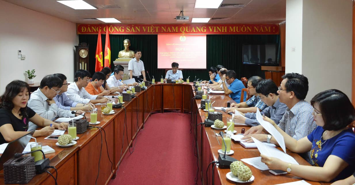 Tổng Liên đoàn Lao động Việt Nam họp báo giới thiệu cuộc thi báo chí và cuộc thi vẽ tranh cổ động