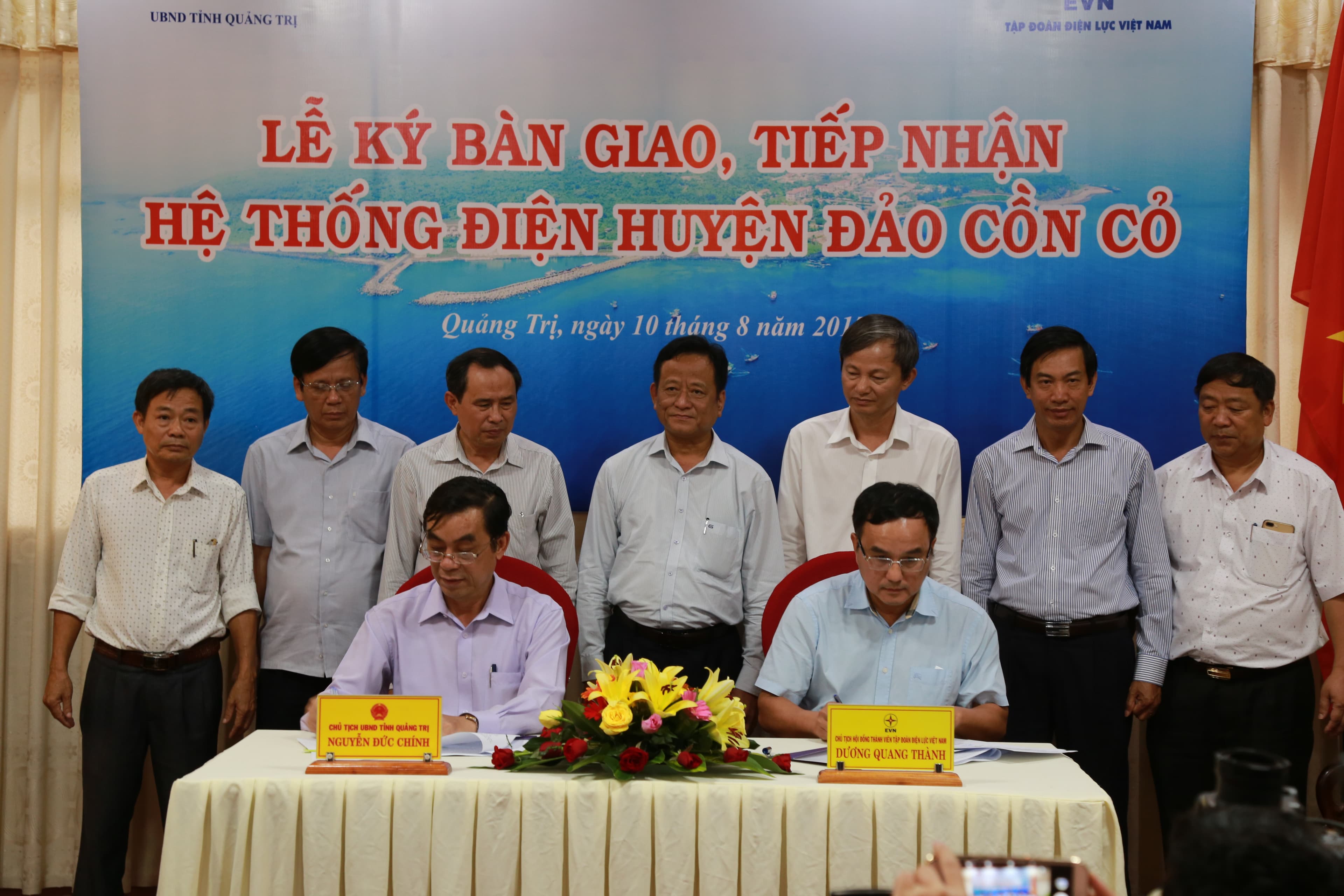 Bàn giao hệ thống điện trên huyện đảo Cồn Cỏ
