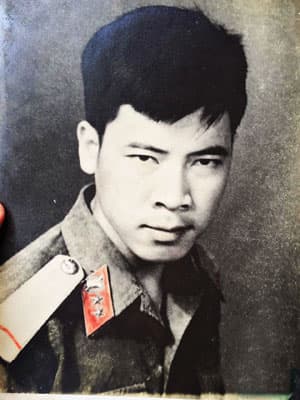 Tìm người thân và đồng đội