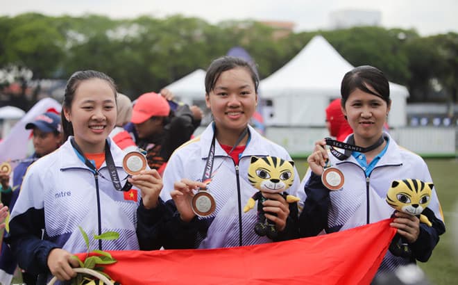 Đội tuyển bắn cung đồng đội nữ Việt Nam đoạt HCB SEA Games 29