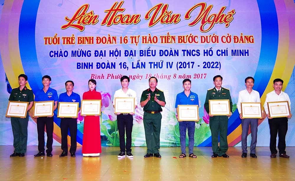Trao giải Liên hoan văn nghệ Binh đoàn 16