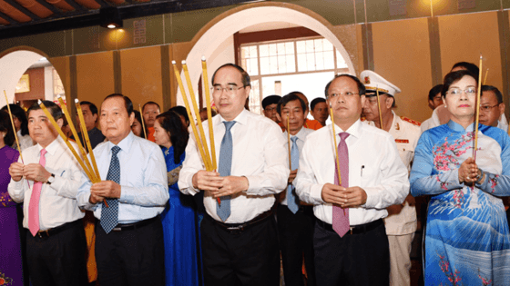 Lãnh đạo Thành phố Hồ Chí Minh dâng hương, dâng hoa tưởng niệm Chủ tịch Tôn Đức Thắng