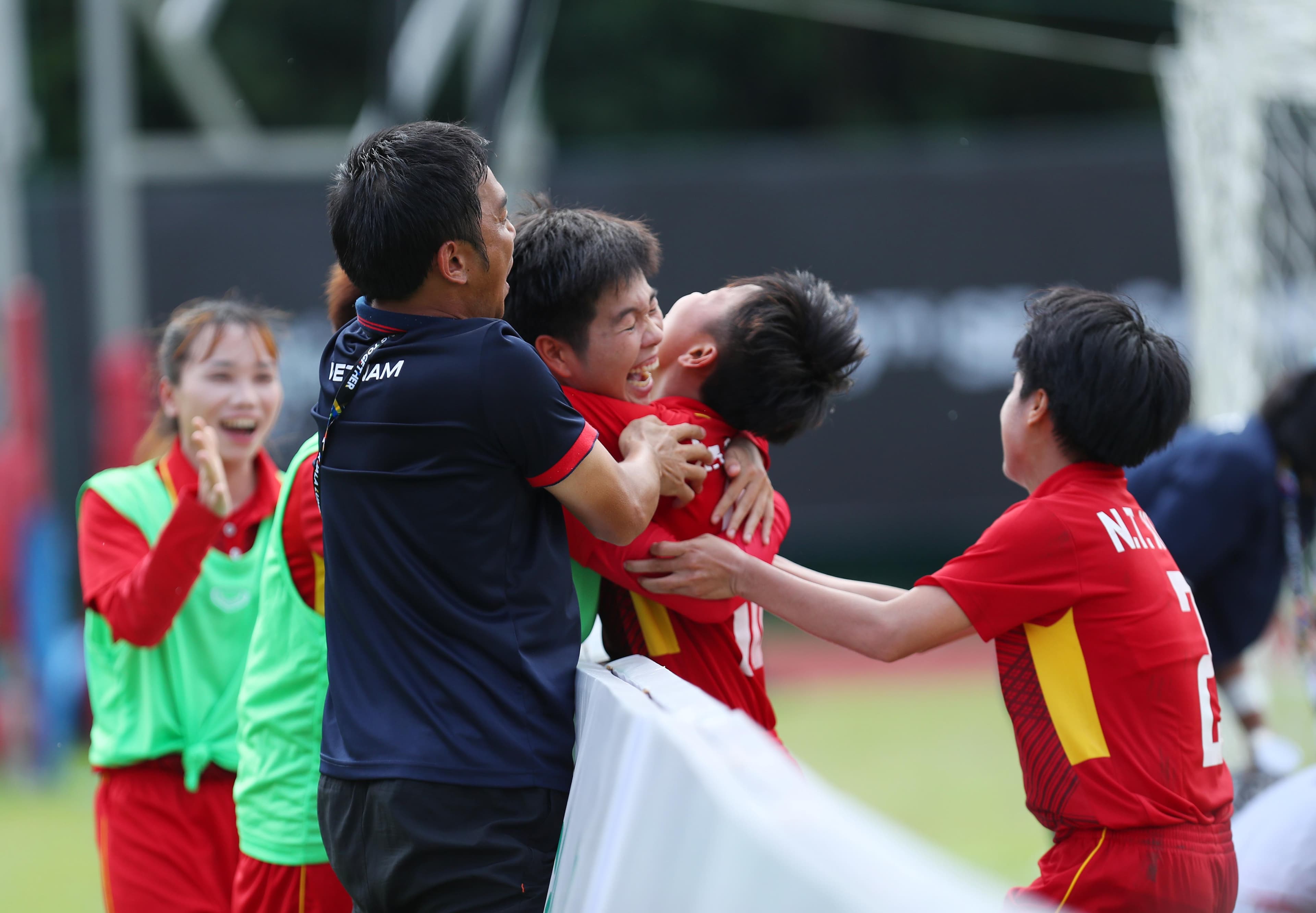 ĐT bóng đá nữ Việt Nam đánh bại ĐT bóng đá nữ Myanmar với tỷ số 3-1