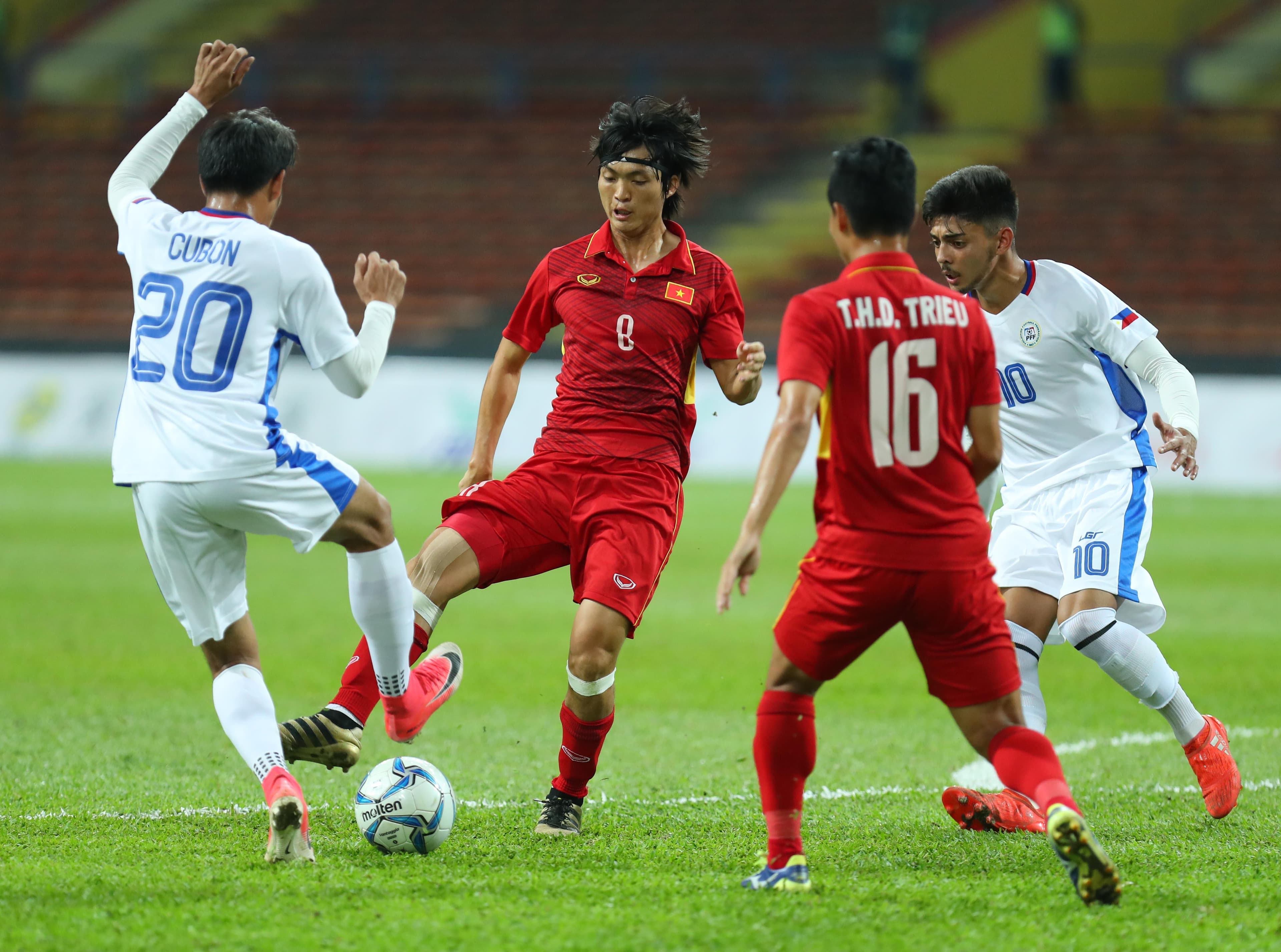 Dốc toàn lực mà đá