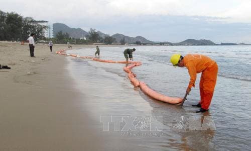 Vụ tàu hàng bị chìm trên vùng biển Ninh Thuận: Tránh để xảy ra sự cố tràn dầu làm ảnh hưởng môi trường biển