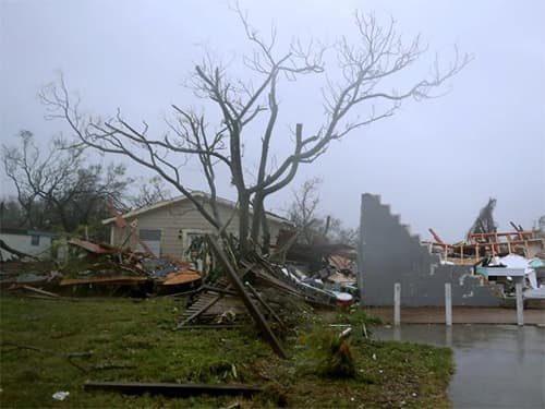 Bão Harvey tàn phá nặng nề nhiều khu vực tại bang Texas của Mỹ