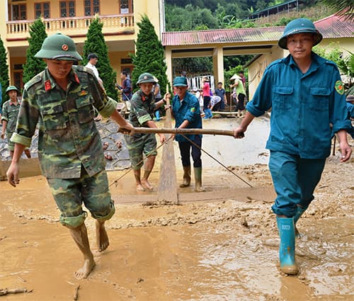 Giúp dân khó mấy cũng làm