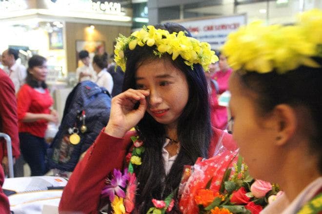 Tuyết Vân rơi lệ
