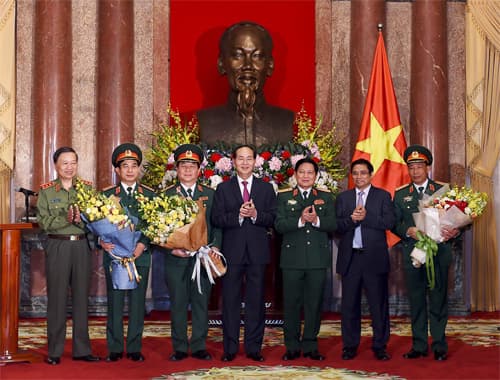 Thăng quân hàm cấp Thượng tướng, Trung tướng đối với ba sĩ quan cao cấp của quân đội
