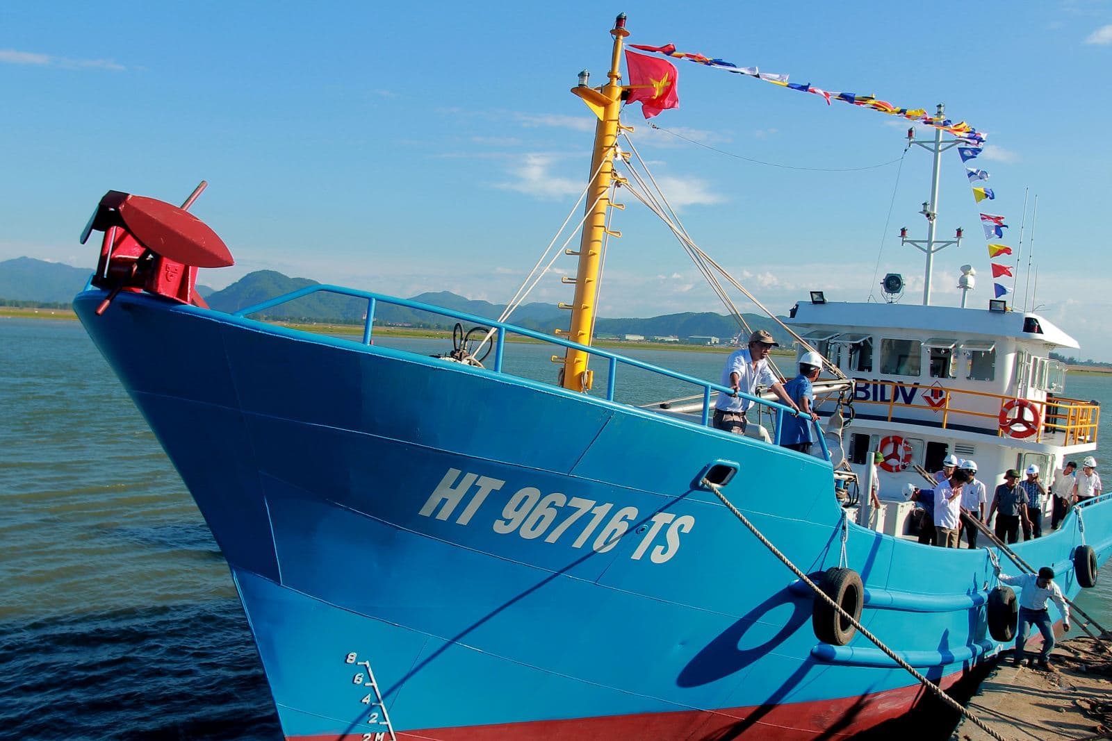 Biển Hà Tĩnh: Thuyền về, cá lại đầy khoang