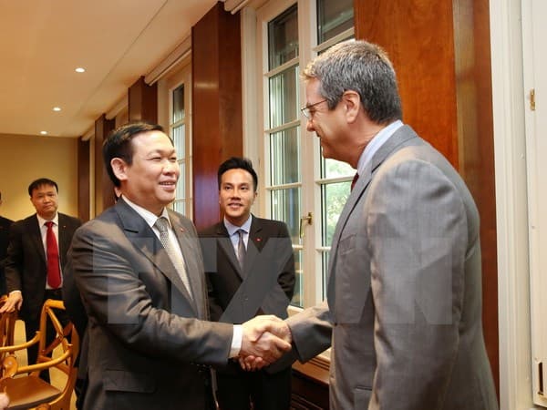 Phó thủ tướng Vương Đình Huệ làm việc với lãnh đạo WTO tại Geneva