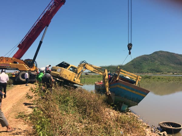 Các chủ tàu bị nạn ở sông Quyền đã được hỗ trợ ban đầu