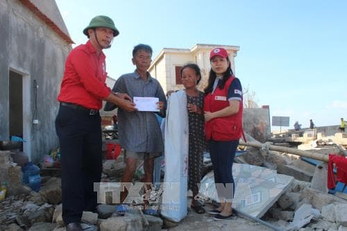 Hỗ trợ người dân vượt qua khó khăn, sớm ổn định cuộc sống sau bão số 10