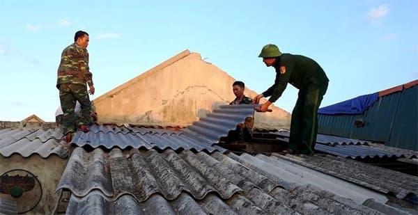 Ấm lòng các gia đình giáo dân vùng tâm bão