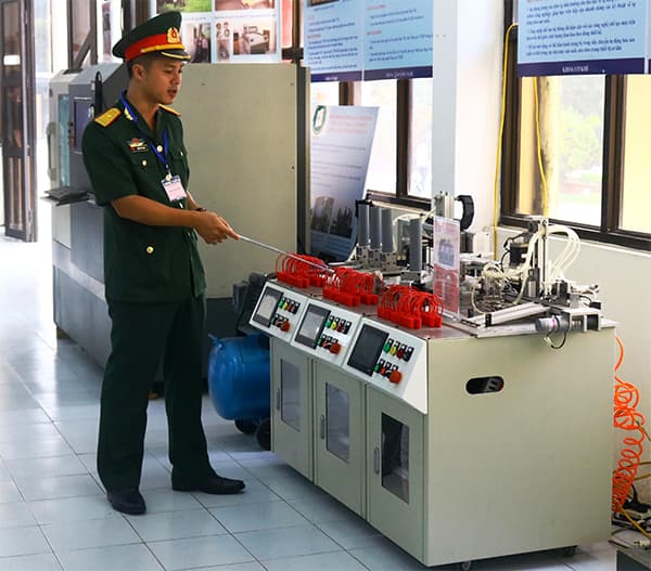Hệ thống tự động hóa gia công cơ khí