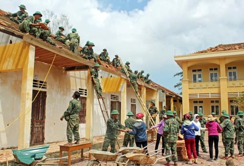 Ấm tình quân dân