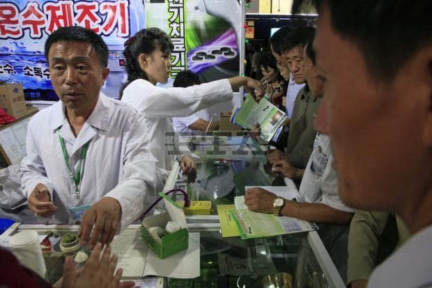 Trong vòng vây cấm vận, Triều Tiên xúc tiến thương mại quốc tế