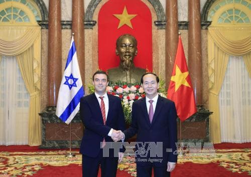 Chủ tịch nước Trần Đại Quang tiếp các Đại sứ trình Quốc thư