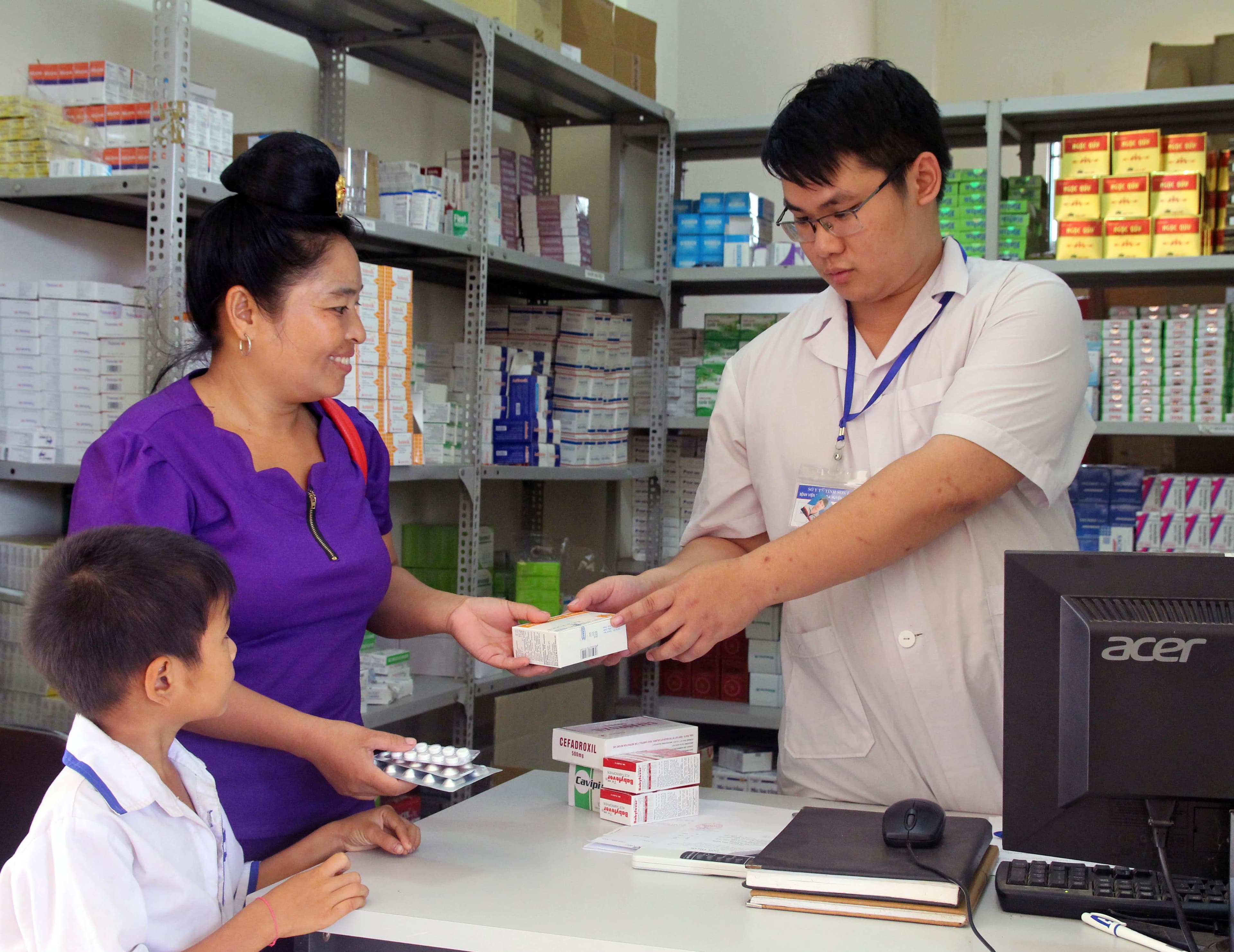 Tháo gỡ vướng mắc để huy động 100% học sinh, sinh viên tham gia bảo hiểm y tế