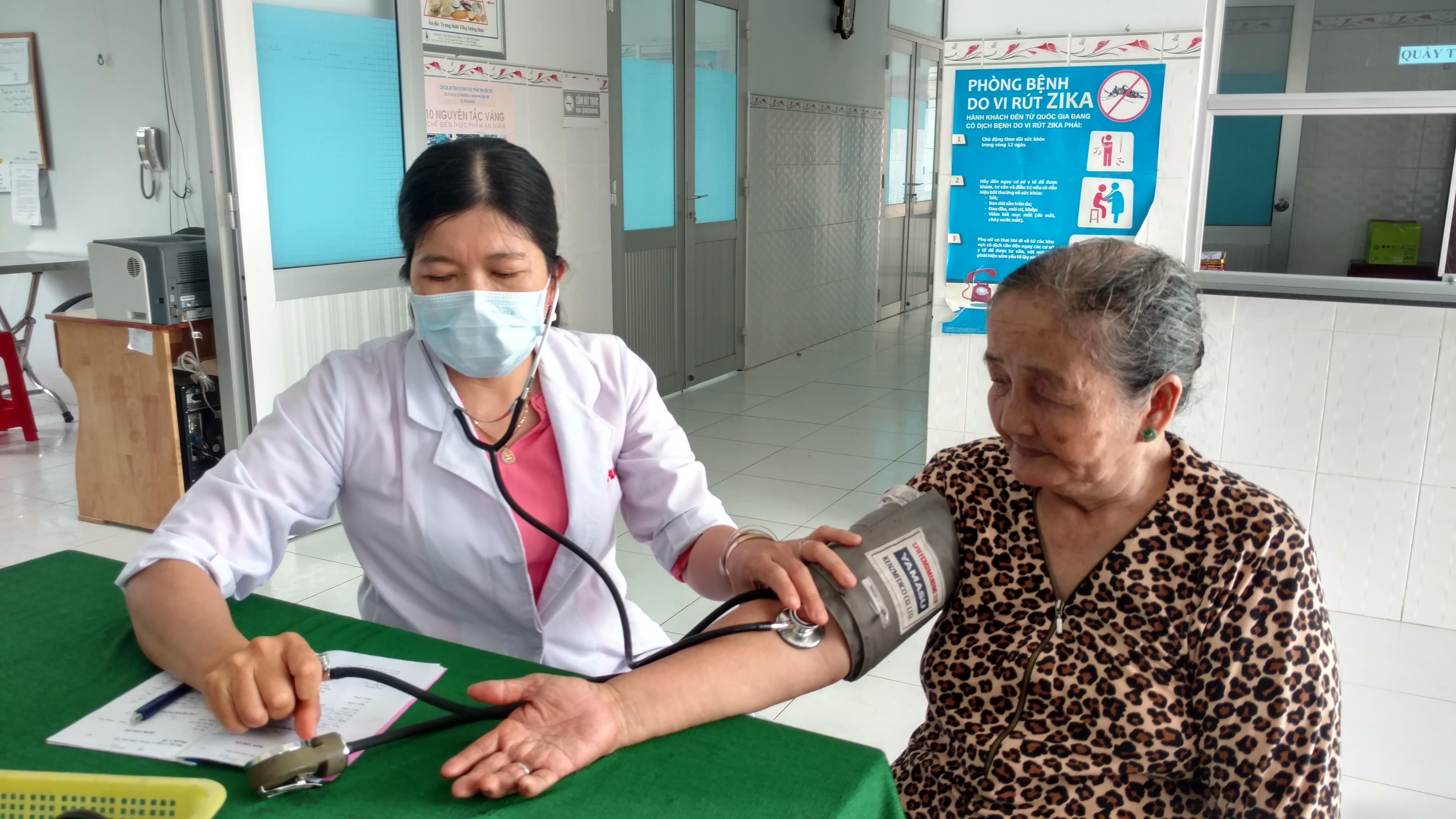 Biện pháp chăm sóc tốt nhất là làm cho người cao tuổi cảm thấy mình có ích