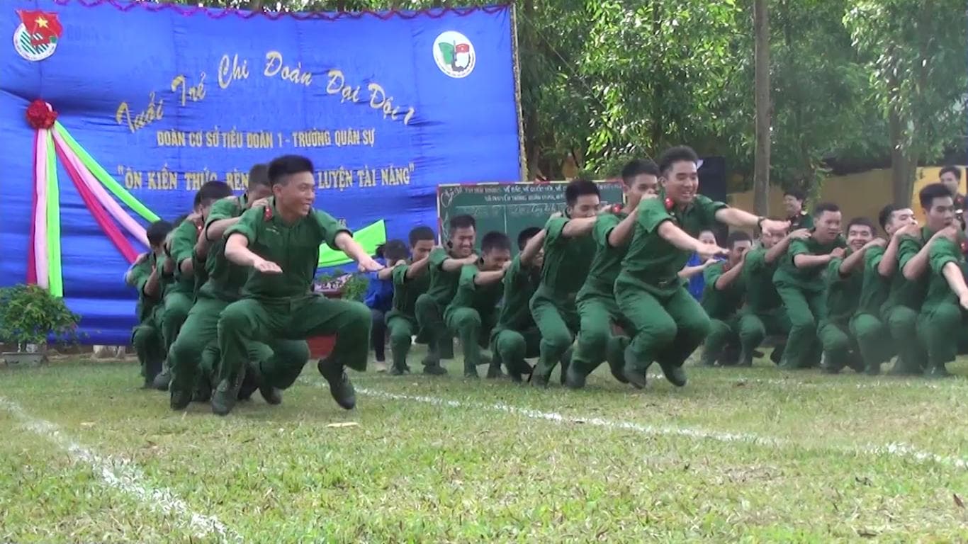 Sôi nổi "ôn kiến thức, rèn sức khỏe, luyện tài năng"