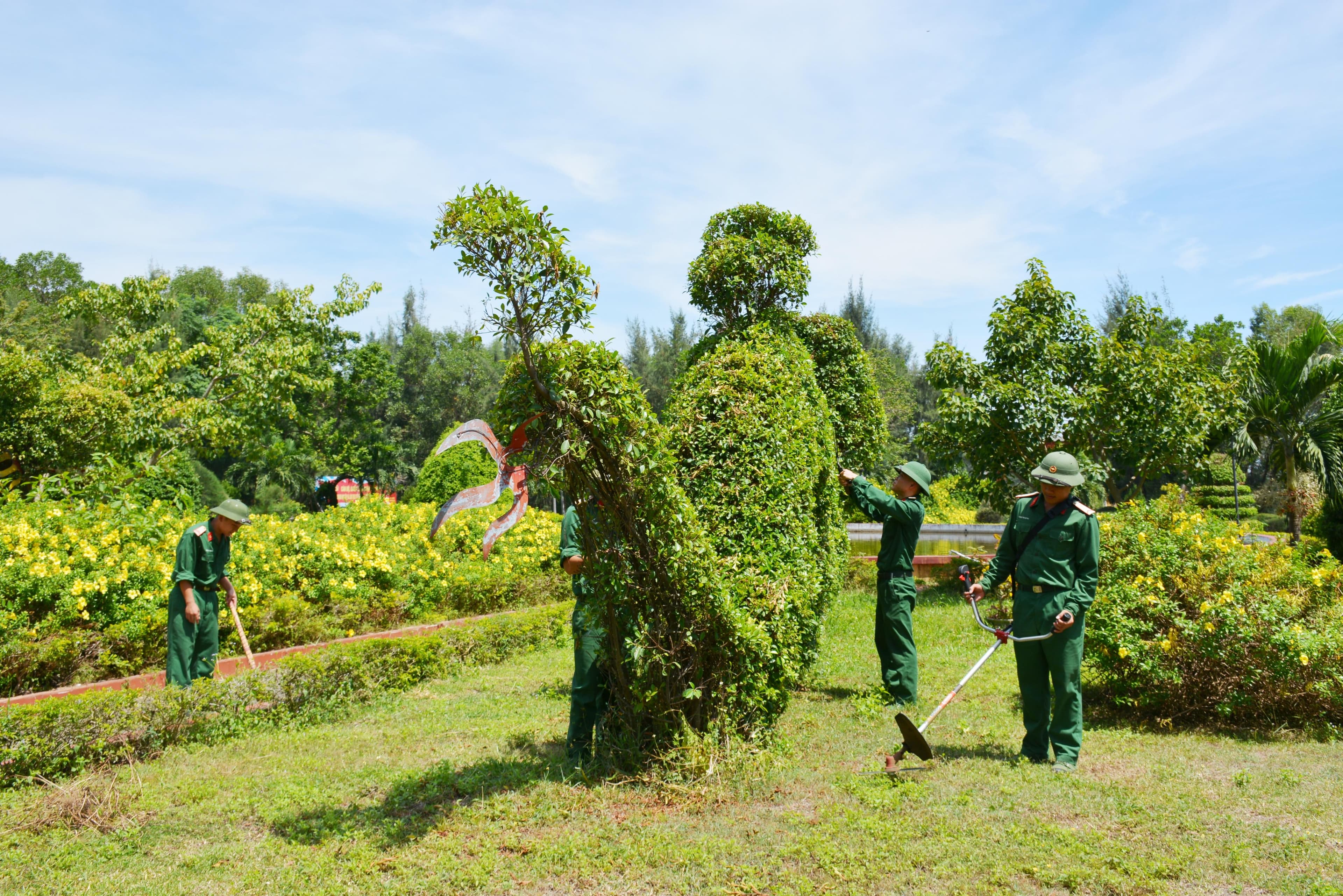 Doanh trại xanh trên vùng cát trắng