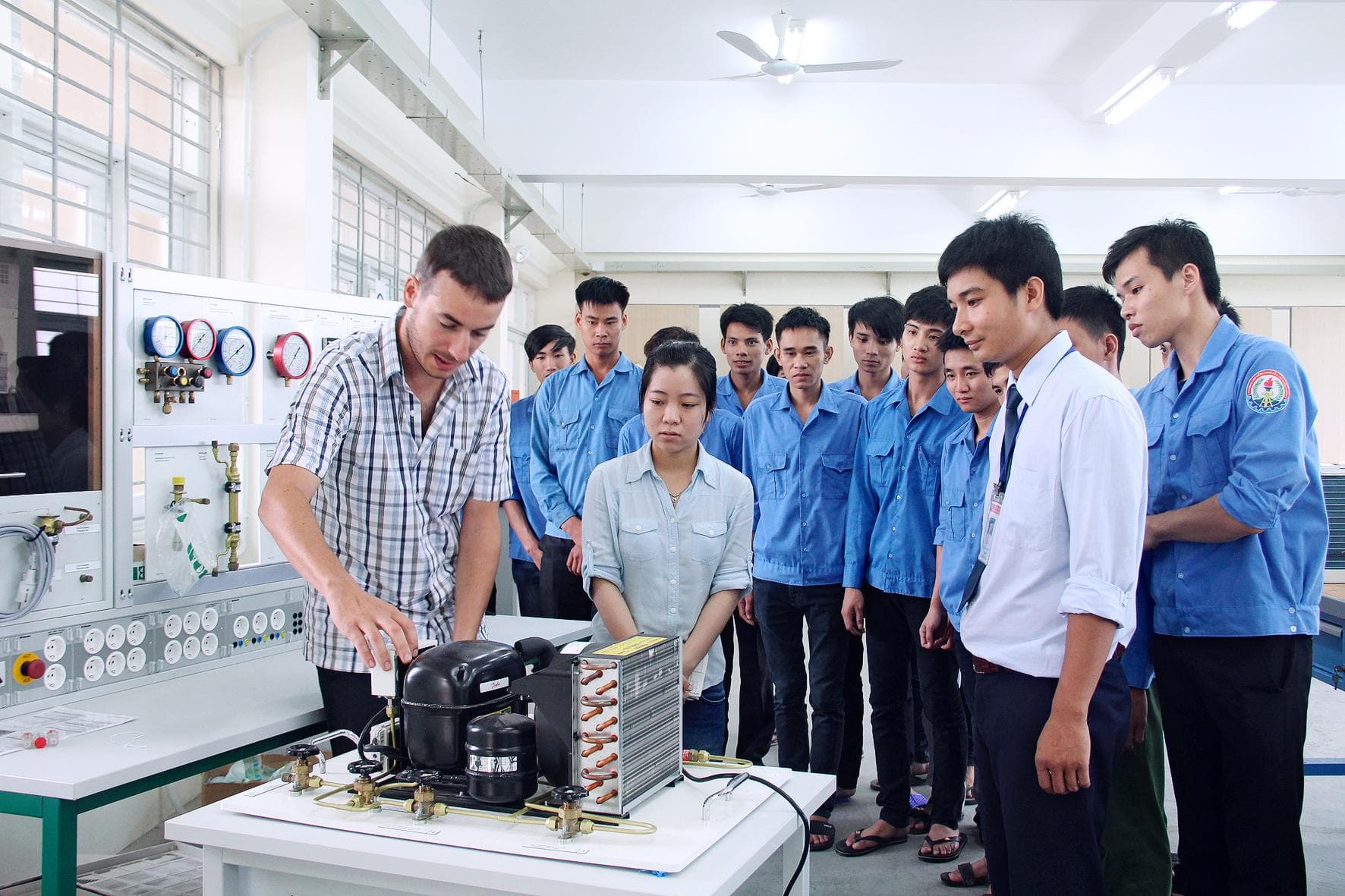 Bứt phá đi lên từ chính sách thu hút nhân tài