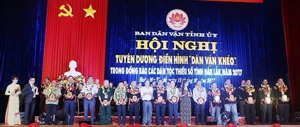 Đắk Lắk tuyên dương điển hình “Dân vận khéo” trong đồng bào dân tộc thiểu số tỉnh năm 2017