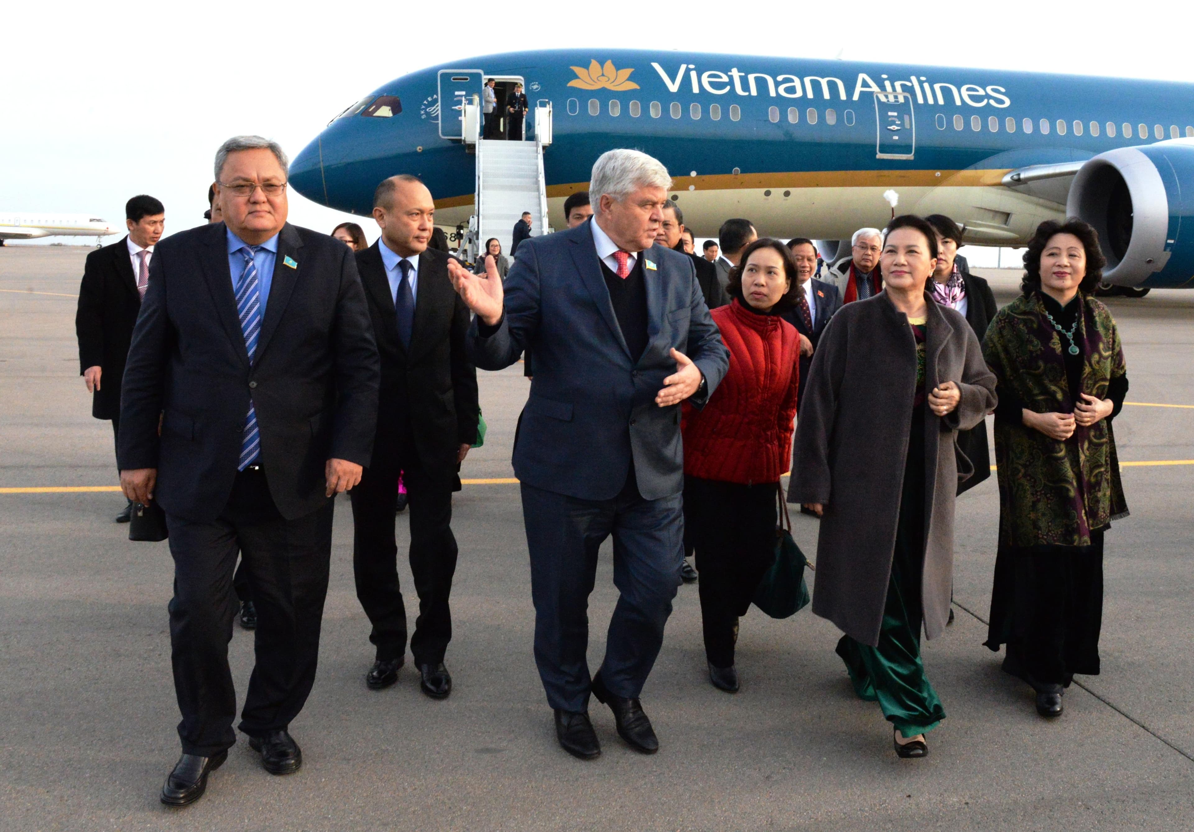 Chủ tịch Quốc hội Nguyễn Thị Kim Ngân bắt đầu thăm chính thức Kazakhstan
