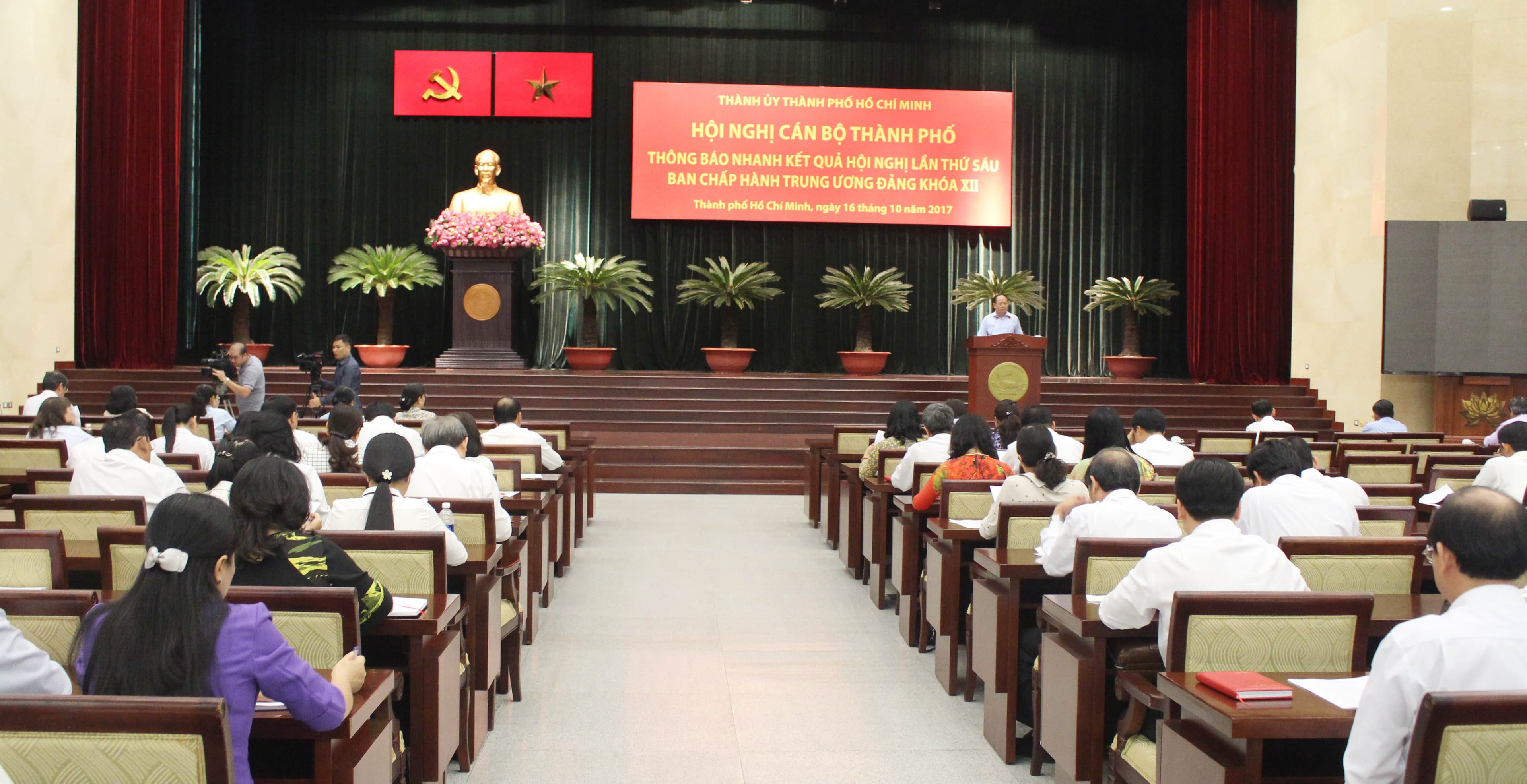 Thành ủy TP Hồ Chí Minh thông báo nhanh kết quả Hội nghị Trung ương 6 (Khóa XII)