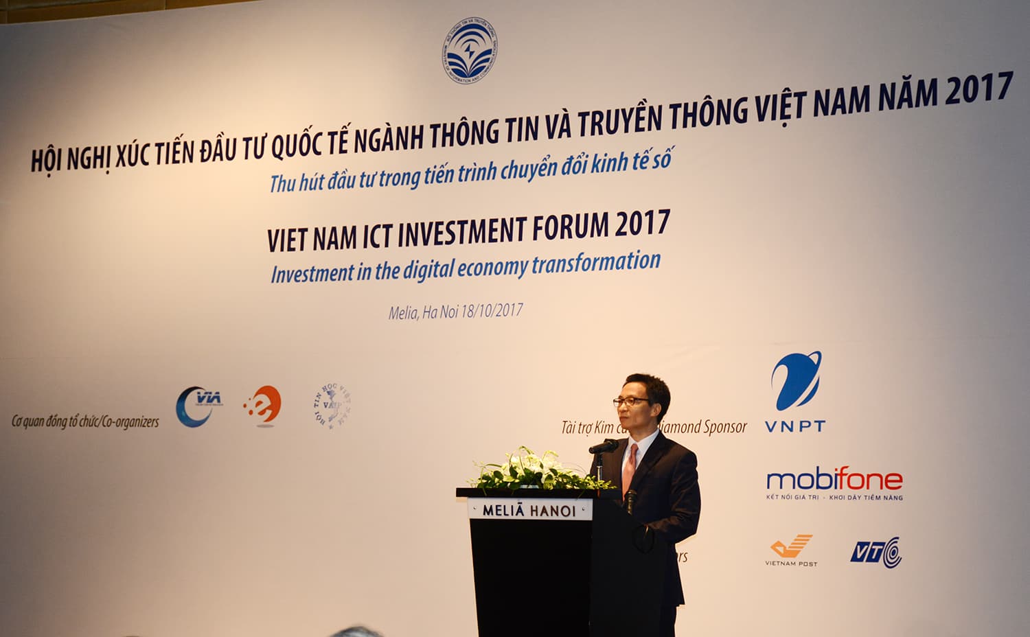 Thu hút đầu tư trong tiến trình chuyển đổi kinh tế số