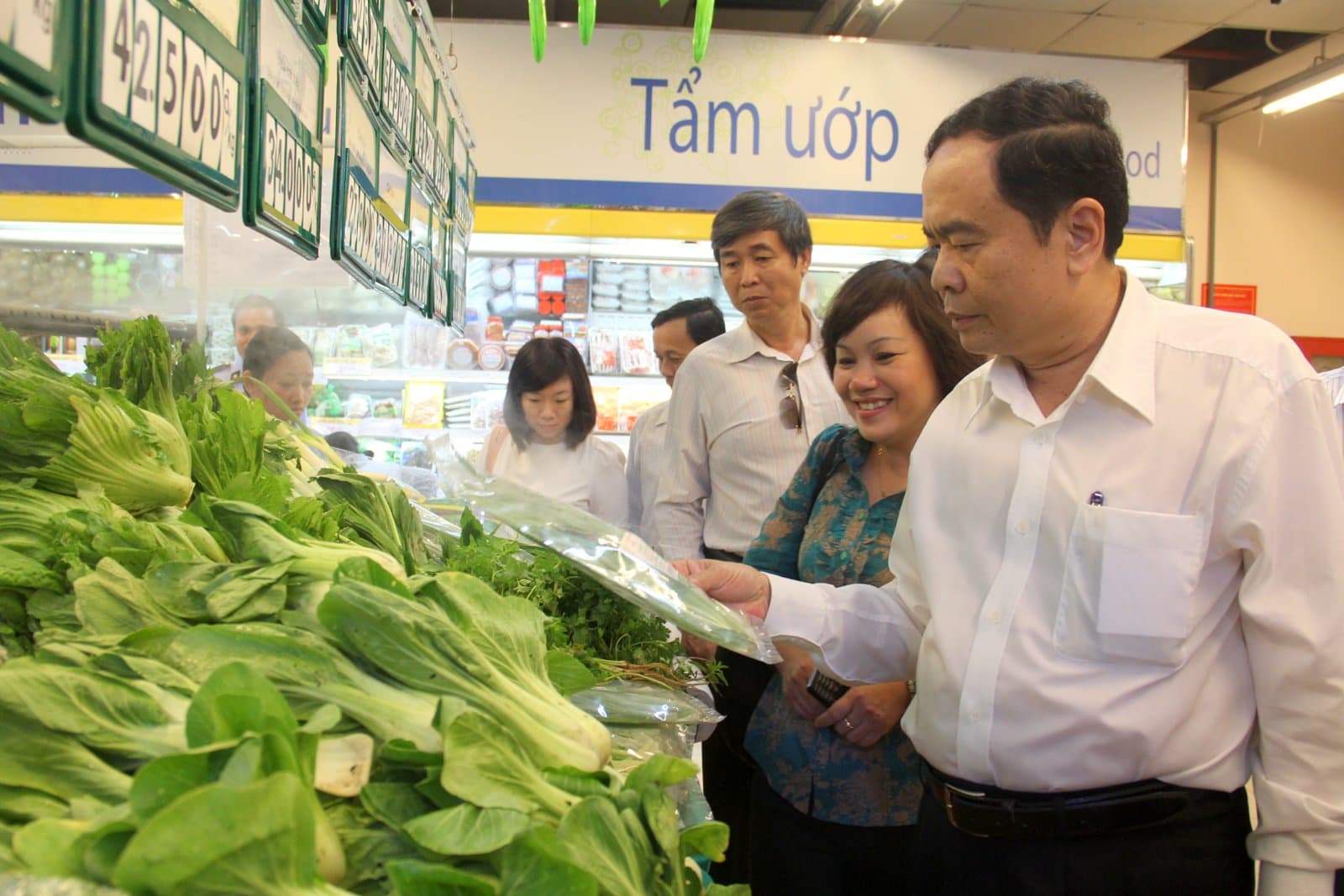 Tạo niềm tin cho nhân dân trong việc sử dụng hàng tiêu dùng